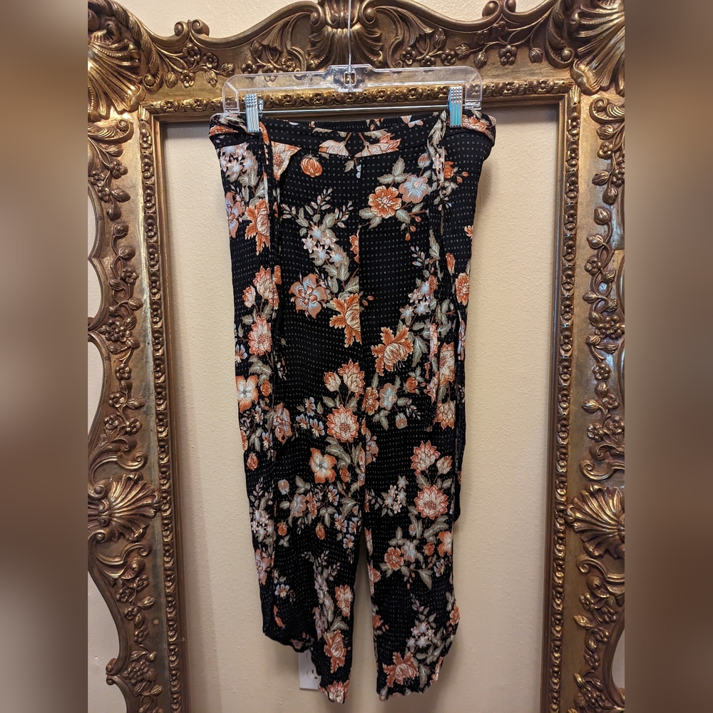 BOHO CHIC OPEN LEG PANTS sz LG